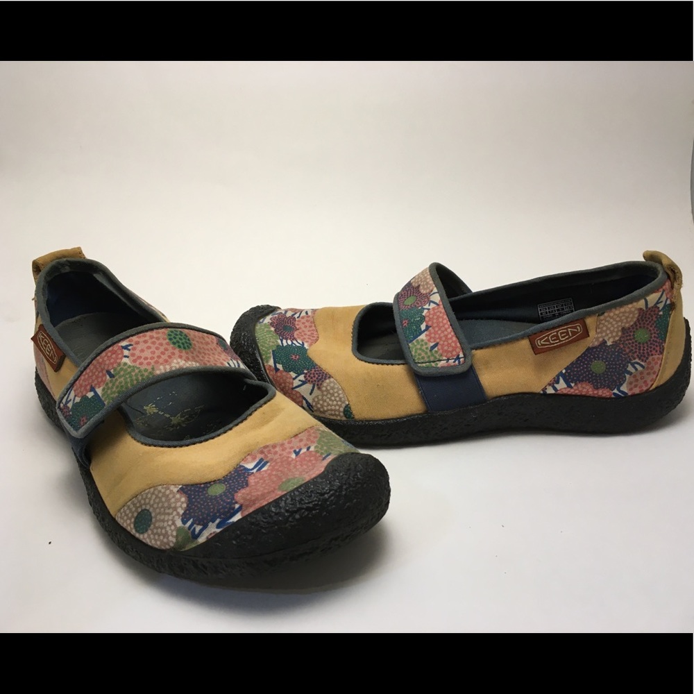 Keen Maryjane size 7.5 walking flower power shoes